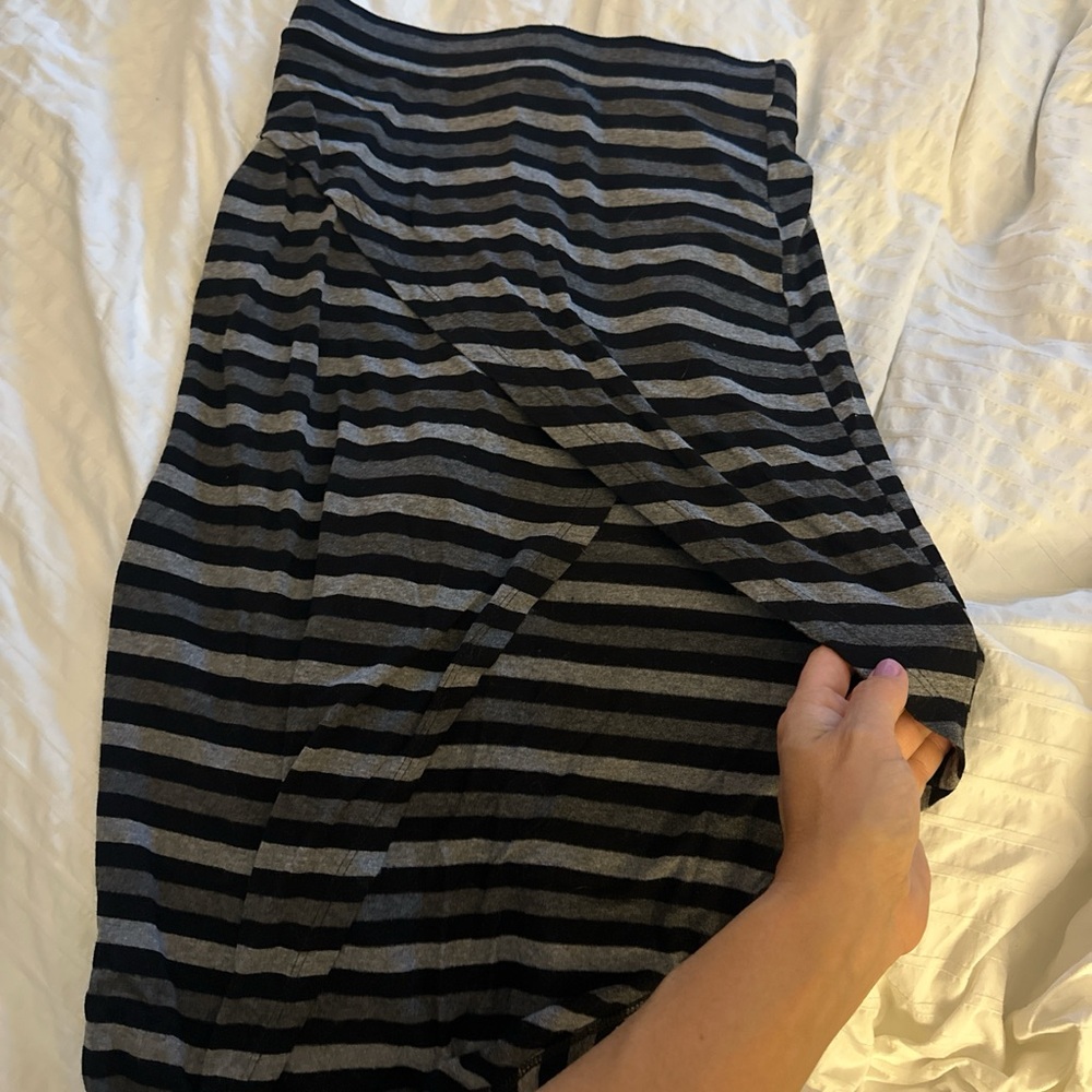 Elegant Black and Gray Striped Pencil Skirt